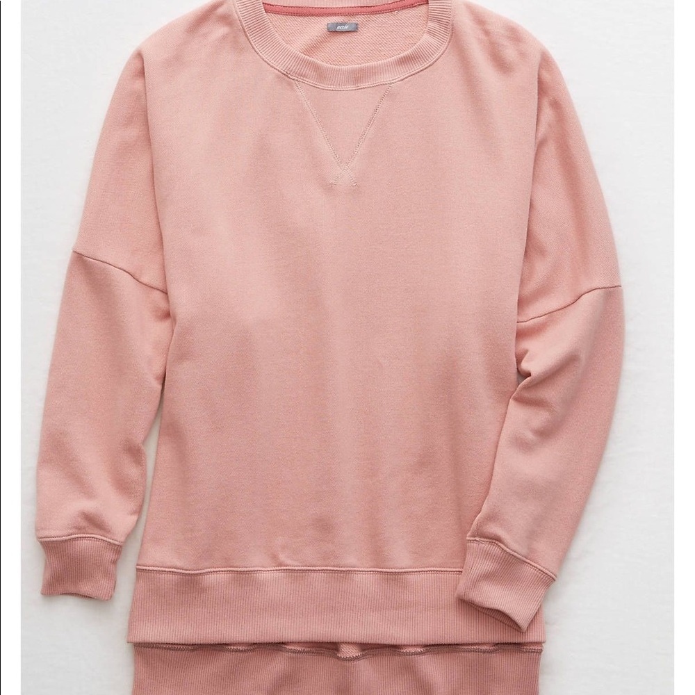 aerie Oversized Crewneck Sweatshirt in Dusty Pink - Picture 2 of 13